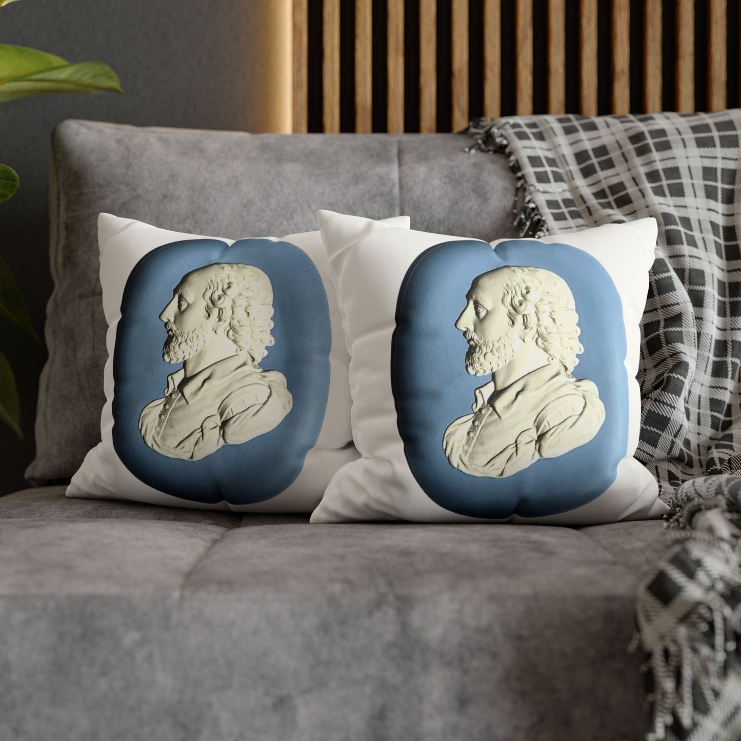 Wedgwood-inspired pillow featuring a jasperware plaque of William Shakespeare. This elegant and literary pillowcase adds a touch of classic sophistication to your home decor. 